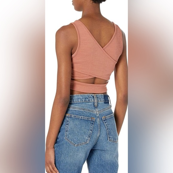 Roxy Tops - Roxy Good Keepsake Cropped Tank Top Cross Over Back Size Medium